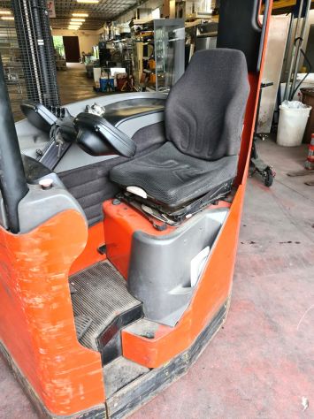 carrello elevatore retrattile usato - Foto 3