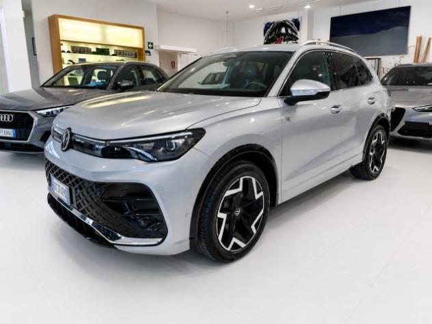 VOLKSWAGEN Tiguan R-Line DSG 2.0 TDI 150 CV Alcantara Aziendale rif. 23983012 - Foto 2
