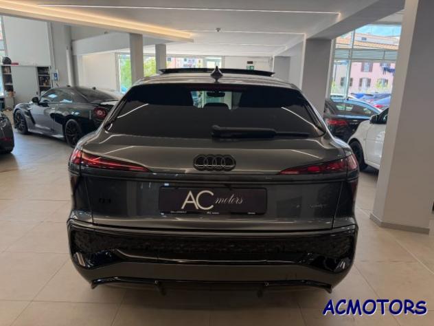 AUDI Q3 TFSI 195 kW S tronic quattro S Line edition rif. 23776607 - Foto 4