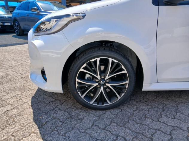 Toyota Yaris Yaris 1.5h 115 Icon CVT CON PACK TECHNOLOGY. - Foto 8