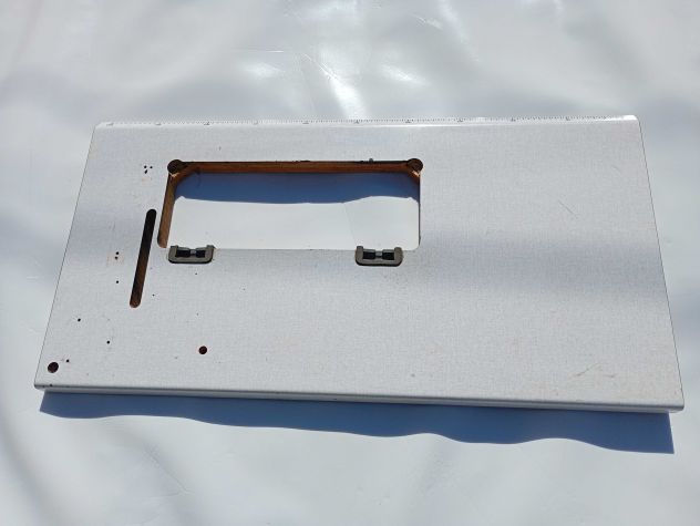 N19 Tavola macchina da cucire industriale – Foro CM. 18 x 52