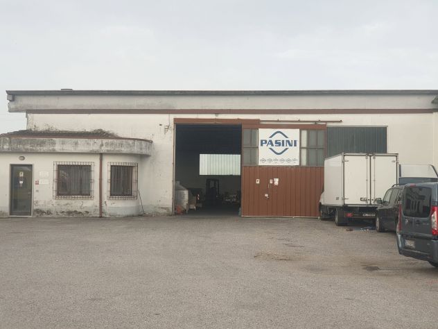 CAPANNONE ZONA VILLAFONTANA 1000Mq