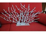 Elemento decorativo autoportante a forma di corallo marino. Realizzato in metall