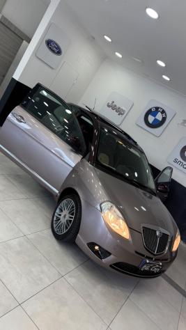 Lancia Ypsilon 1.3 MJT 75 CV Platino - Foto 2