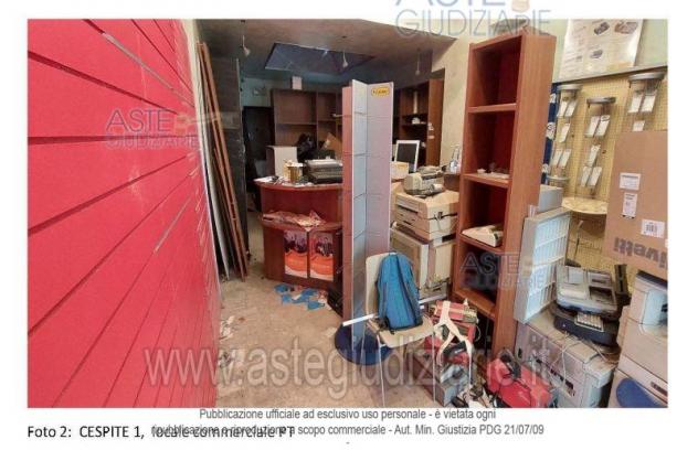 IMMOBILI-IMMOBILE COMMERCIALE-Via Caporale degli Zuavi 118/a e 118/b - Foto 2