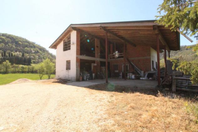 Rustico / Casale di 147 m² con 4 locali e box auto doppio in vendita a Altavilla Vicentina