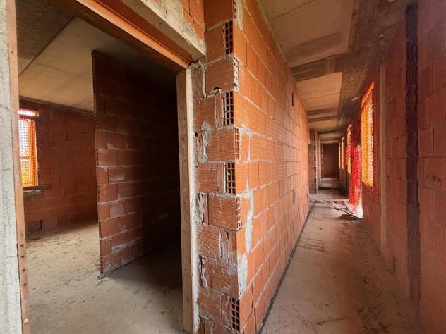 STRUTTURA POLIFUNZIONALE, ALBERGO DA ULTIMARE - Foto 10