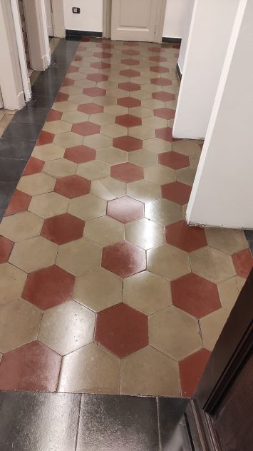 Pulizia pavimenti antichi in cemento Torino - Foto 5
