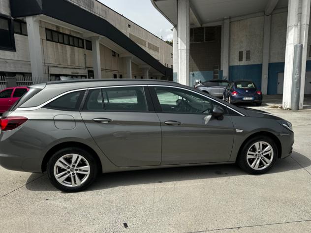 Opel Astra 1.6 CDTi 110CV S&S Tourer Innovation 2017 - Foto 4