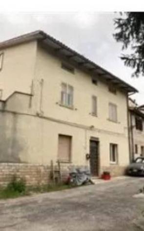 Immobile in asta di 180 m² con più di 5 locali in vendita a Cagli - Foto 2