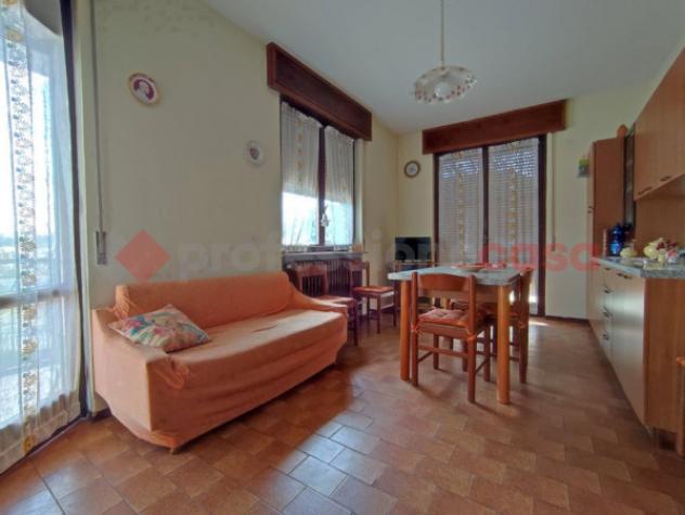 Casa indipendente di 435 m² con più di 5 locali e box auto in vendita a Oleggio Castello - Foto 13