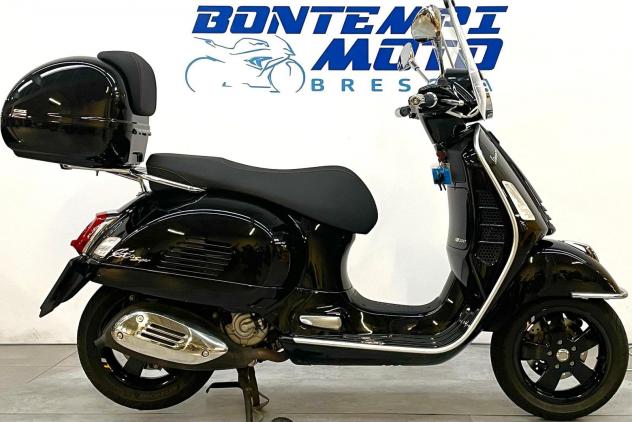 Vespa 300 GTS null