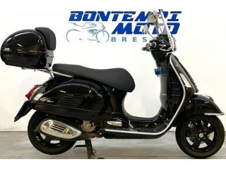Vespa 300 GTS null