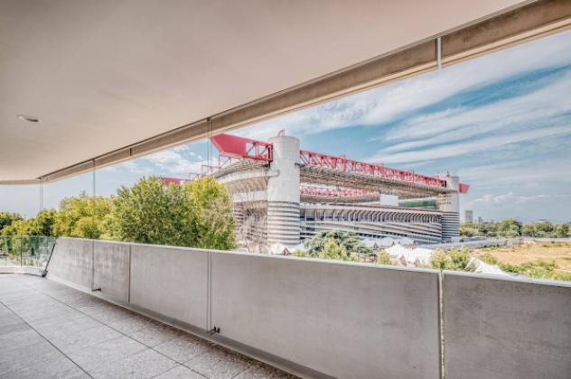 Appartamento di 160 m² con 4 locali e box auto doppio in vendita a Milano