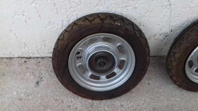 cerchio con gomma 3.00x10 no vespa - Foto 2