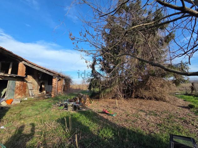 Porzione di RUSTICO libero su 3 lati con GIARDINO privato grande recintato - Foto 6