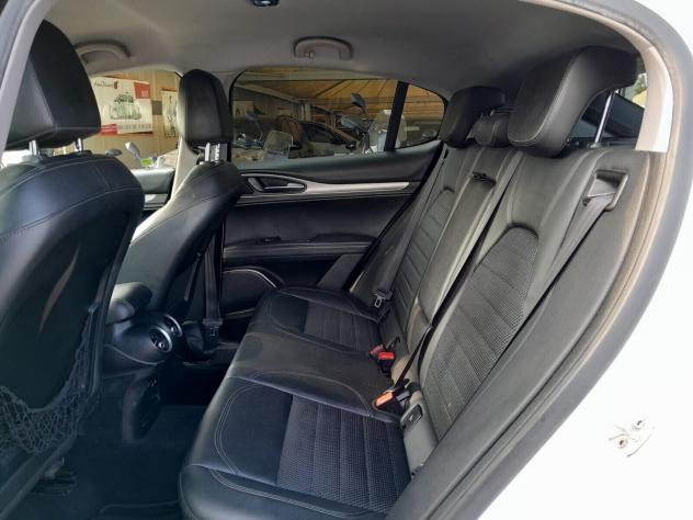 Alfa Romeo Stelvio 2.2 Turbodiesel 210 CV AT8 Q4 Executive - Foto 9