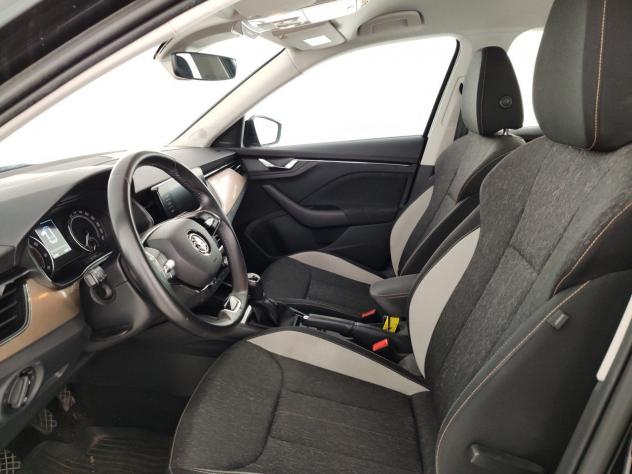 Škoda Kamiq 1.0 TSI 95cv BLACK DOTS - Foto 6