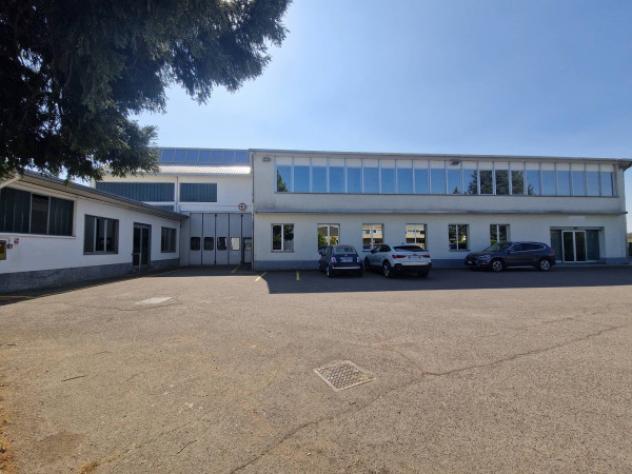 Immobile di 5670 m² con più di 5 locali in affitto a Abbiategrasso