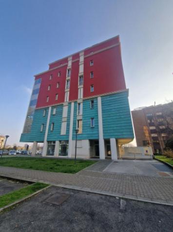 Immobile di 200 m² in affitto a Saronno