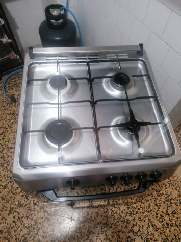 Cucina a gas acciaio inox 4 fornelli marca Beko - Foto 4