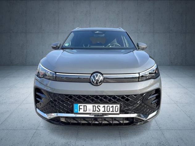 Volkswagen Tiguan 1.5 eTSI 110KW ACT R-Line DSG Navi Gancio Led Camera - Foto 6