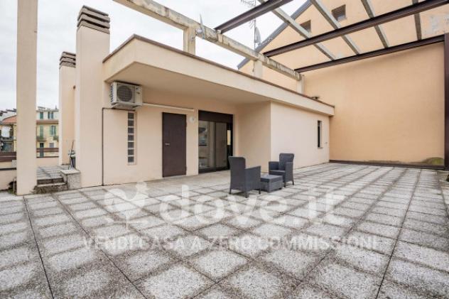 Attico / Mansarda di 70 m² con 2 locali e box auto in vendita a Varese