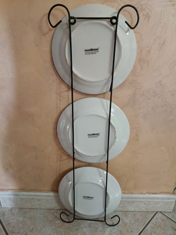 Set 3 vecchi piatti decorativi in porcellana con supporto in metallo. - Foto 6