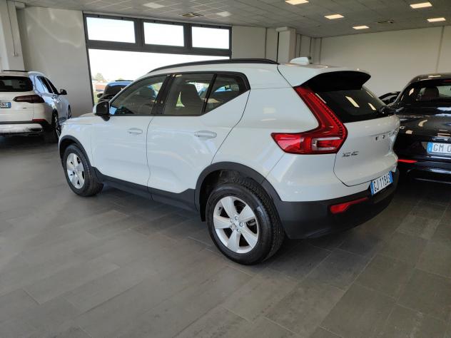Volvo XC40 T2 Momentum Core Auto Fari LED Front&Lane Assist - Foto 9
