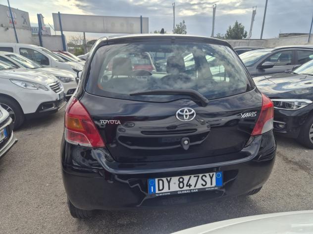 Toyota Yaris BENZINA UNICO PROPRIETARIO - Foto 6