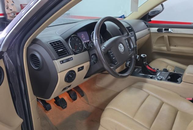 Volkswagen Touareg 3.0/240CV V6 TDI DPF Exclusive - Foto 2