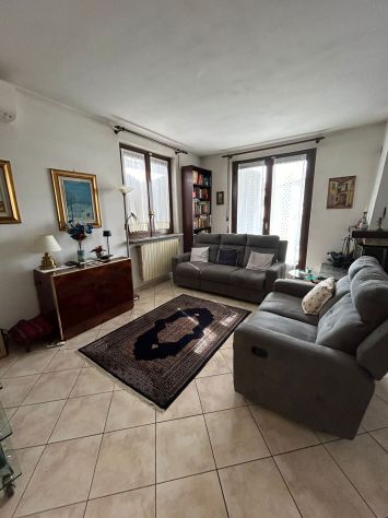 Appartamento 4 locali doppi servizi a Gerenzano (VA) - Foto 2