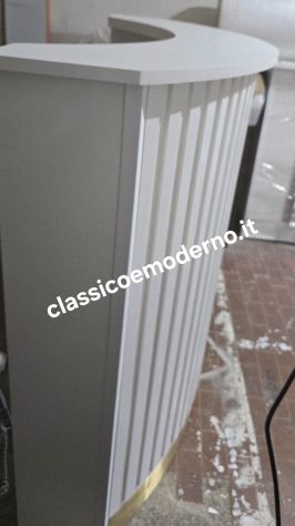 Bancone reception cannettato bianco curvato da 130 cm con spedizione - Foto 2