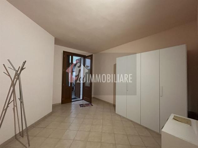 Elegante villa con giardino privato e possibilità bifamiliare - Foto 15