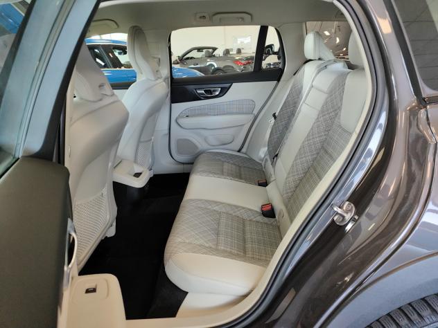 Volvo V60 Cross Country B4 (d) AWD 197cv auto CarPlay/AndroidAuto FariLED - Foto 7