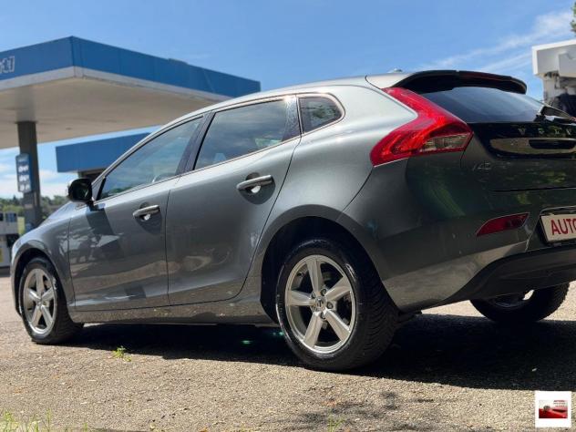 VOLVO - V40 - D2 R-design Momentum - Foto 4