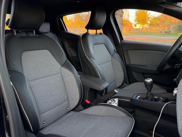 Renault Clio Clio 1.0 tce Techno 90cv "NERO ETOILE" +GPL - Foto 9