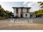 Villa di 254 m² con più di 5 locali e box auto in vendita a Cazzago Brabbia &hellip;