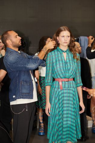 Candidati come parrucchiere per Trillo, e passa a Fashion Week e shooting - Foto 2