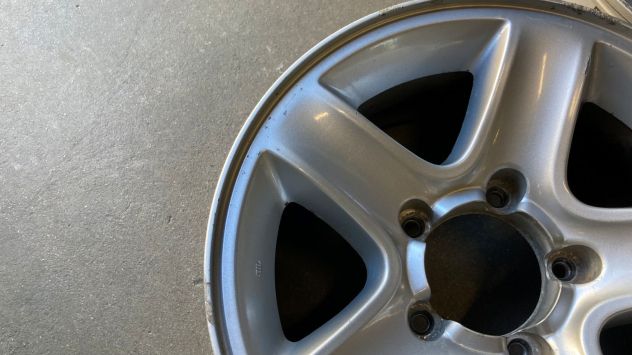 Cerchioni in lega 16 pollici originali Suzuki Gran Vitara del 2005 - Foto 11
