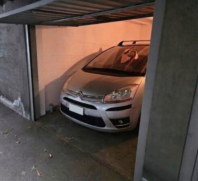 Affittasi Garage / Box auto 15 mq soppalcato (H 5 m) – Novate Milanese - Foto 2