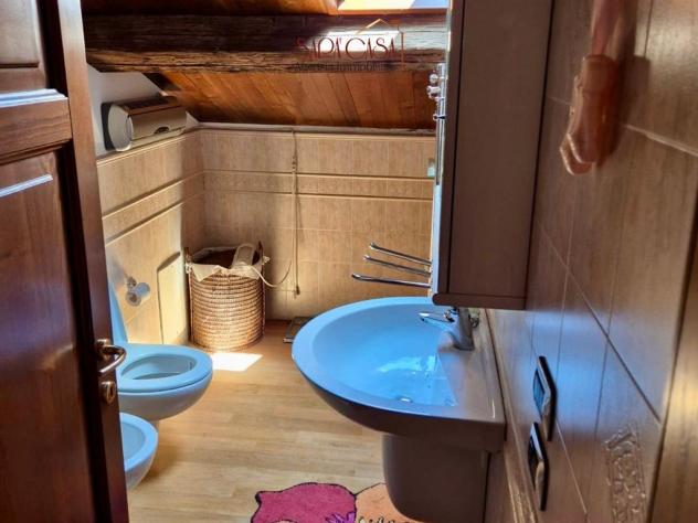 APPARTAMENTO CON DUE CAMERE DA LETTO IMMERSO NEL VERDE - Foto 13