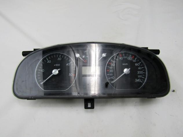 8200218888 QUADRO STRUMENTI CONTACHILOMETRI RENAULT LAGUNA SW 2.2 D 110KW 6M 5P (2002) RICAMBIO USATO