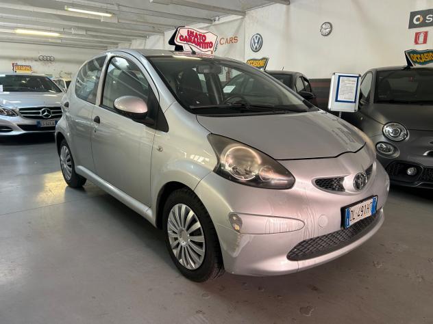 Toyota Aygo 1.0 12V VVT-i 5 porte Sol - Foto 2