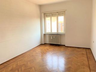 Bilocale vuoto piano alto