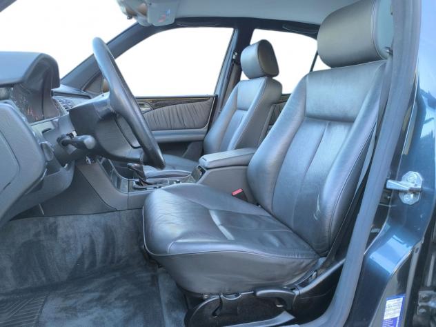 Mercedes-Benz Classe E 250 D 2.5 113 HP AVANTGARDE UNIPROPRIETARIO AMATORIALE - Foto 8