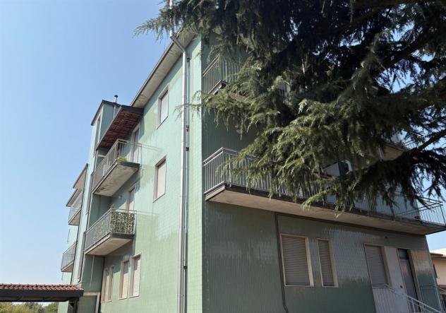 CONCOREZZO – APPARTAMENTO AMPIA METRATURA CON TRIPLA ESPOSIZIONE E GRANDI POTENZIALITÀ - Foto 3