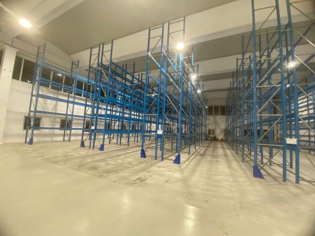 Vendita e montaggio scaffalature Napoli - Foto 2