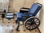 Carrozzina Surace con Comoda WC, imbottita, Reclinabile e Alzagambe, COME NUOVA