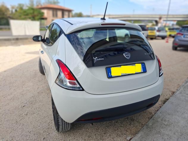 Lancia Ypsilon 1.0 FireFly 5 porte S&S Hybrid Silver Plus - Foto 5